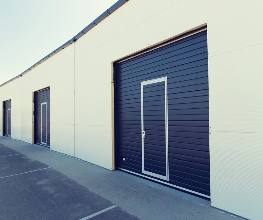 Puerta industrial en Tudela de Duero